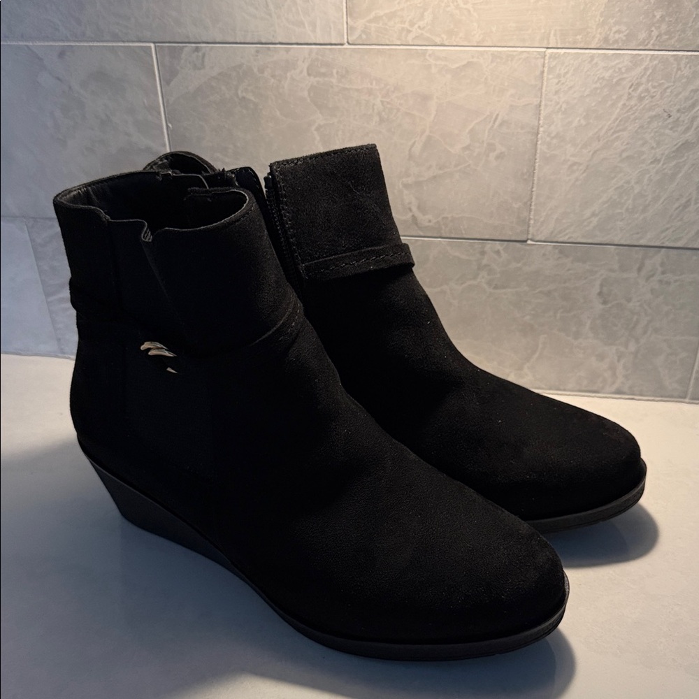 Aerosoles Black Ankle Boots